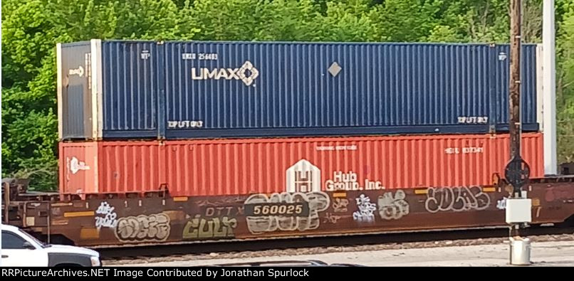 DTTX 560025 and two containers